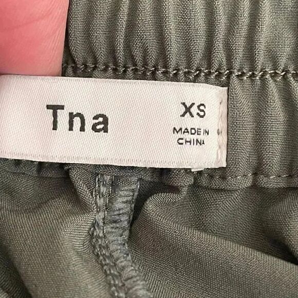 TNA Revolve Olive Green Elastic Waist Sporty Running Mid-Riser’ Shorts SZ XS - Picture 4 of 7